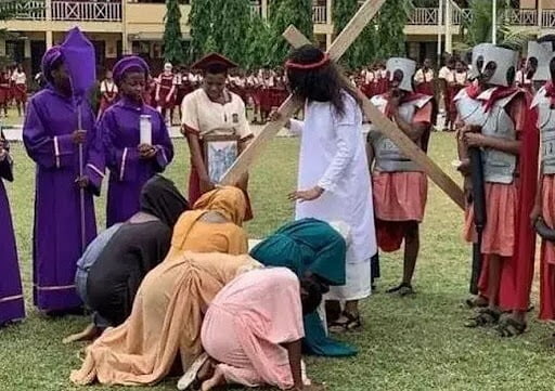 Nigerian student crumples and passes during Jesus’ crucifixion reenactment