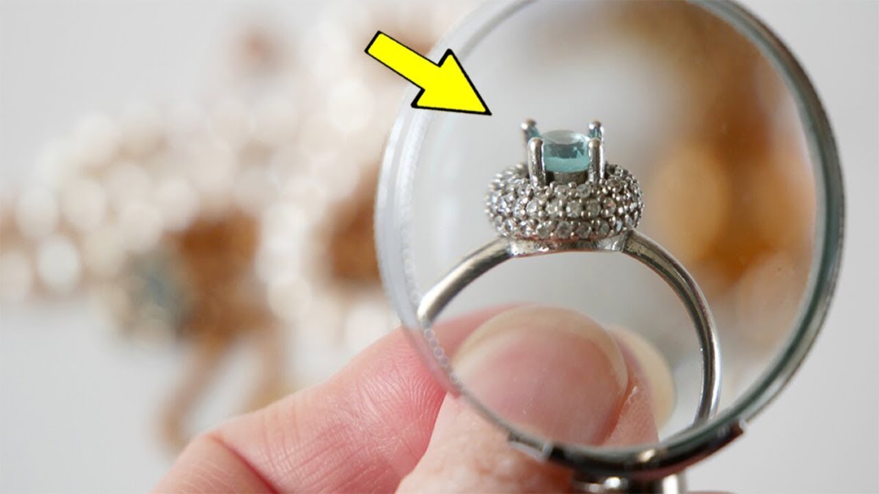 Woman Sells Ring Gifted by Her Ex – Then Jeweller Tells Her : “You’re not Supposed To Have This”